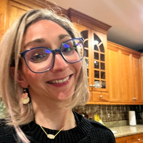 Meet your Posher, Erin - Picture 4 of 6